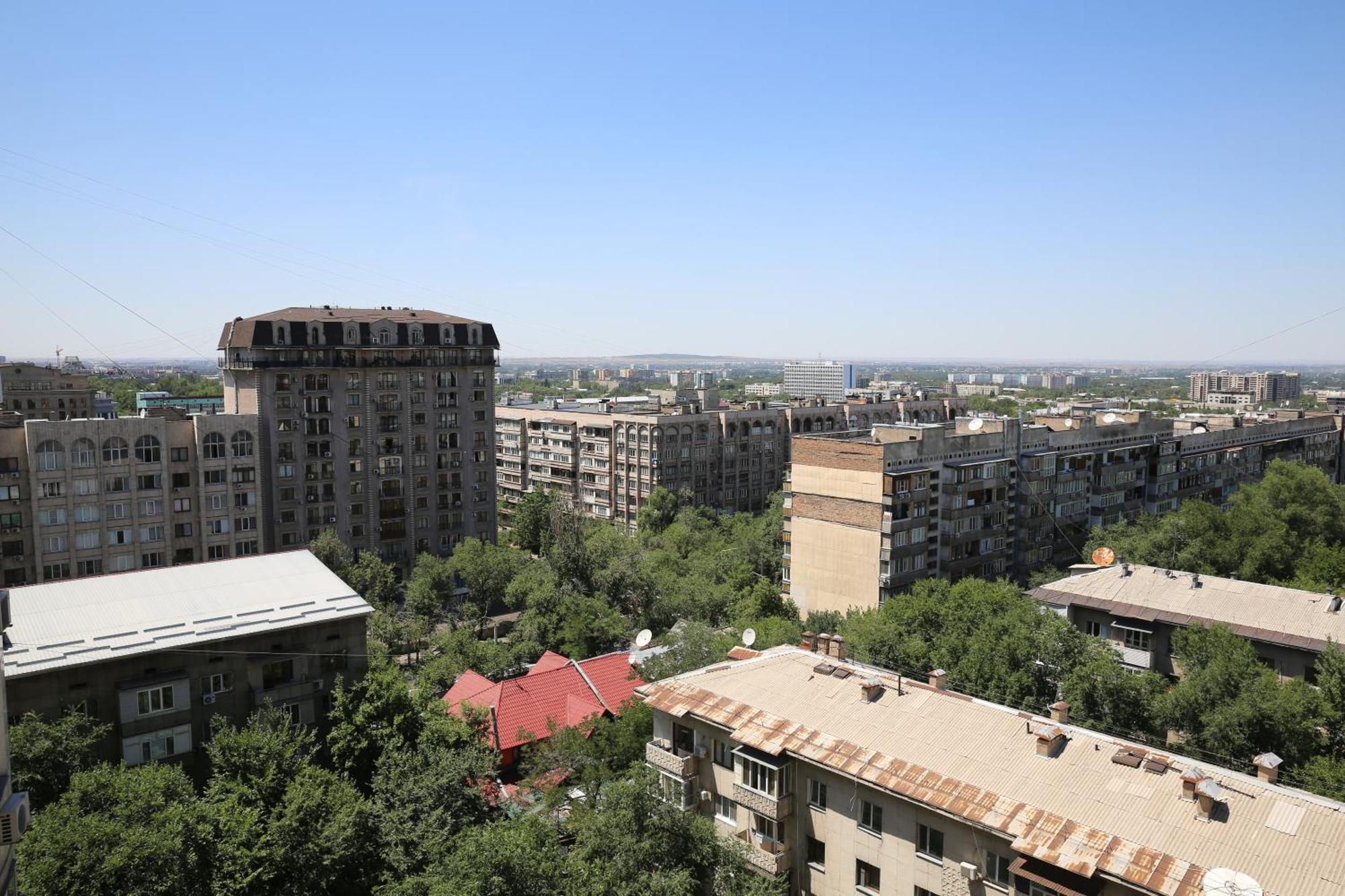 Adt Apartments Almaty Extérieur photo